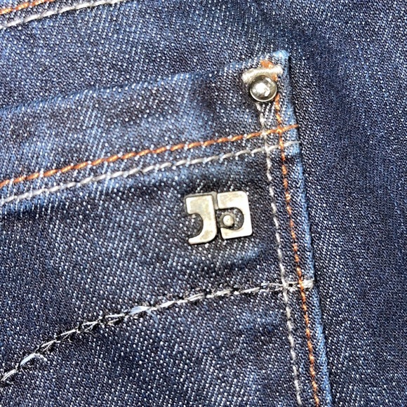 Joe’s Jeans Skinny Honey Jeans in Luca Wash - Picture 9 of 11